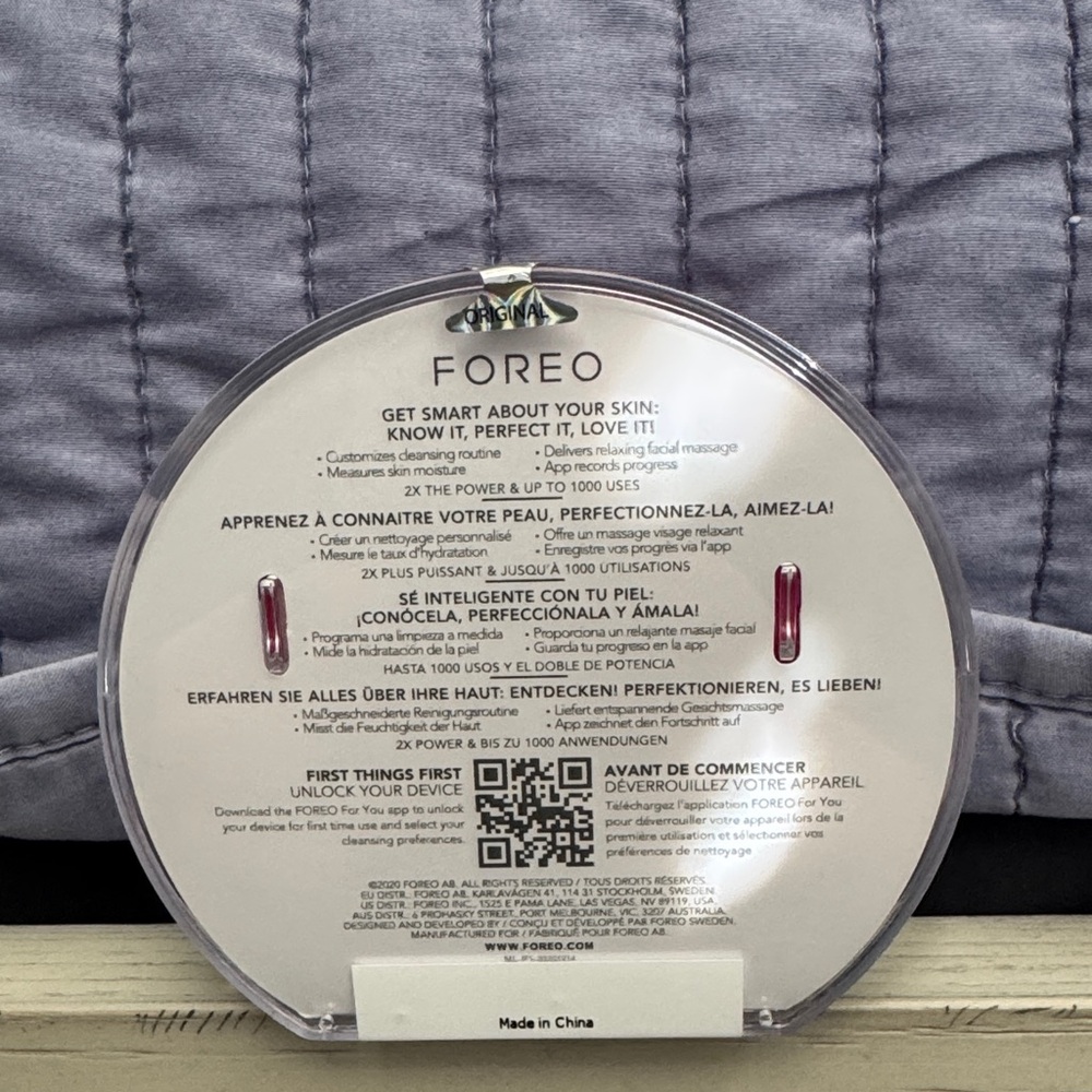 FOREO Luna Play Smart 2 - Hot Pink - Picture 2 of 3